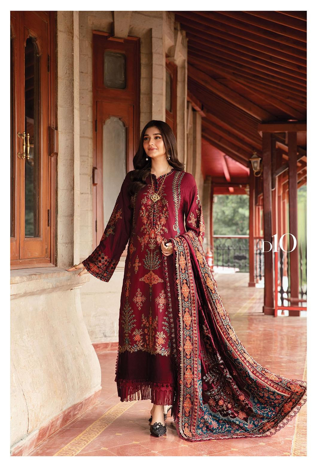 MARIA.B
Unstitched Winter Luxe' 24 |
Code: LN-1210