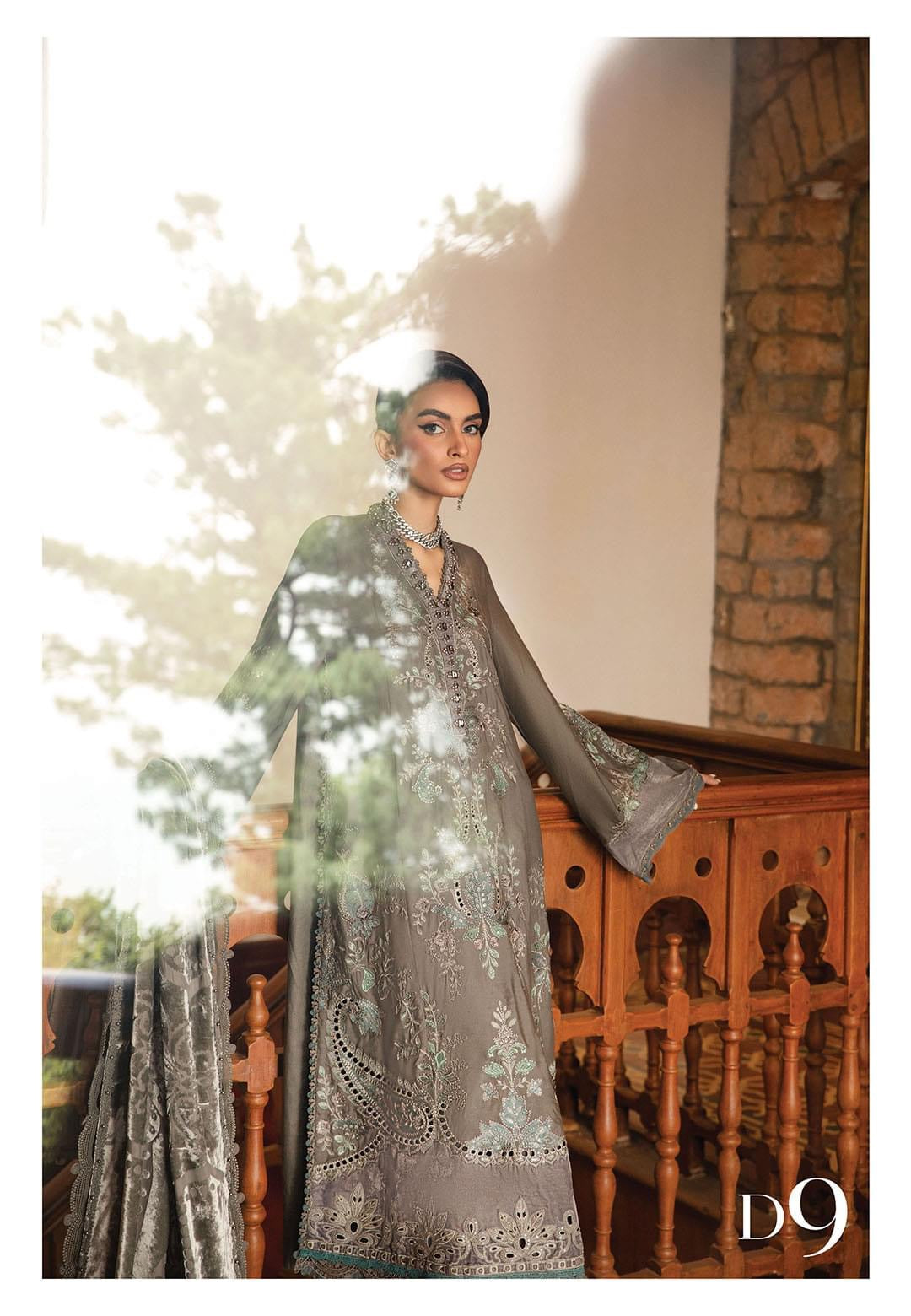 MARIA.B
Unstitched Winter Luxe' 24 |
Code: LN-1209