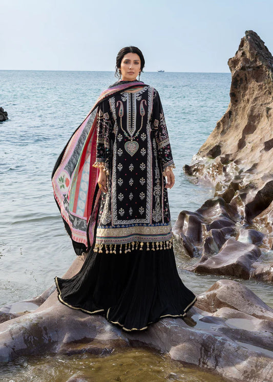 Sadaf Fawad Khan
Kohl