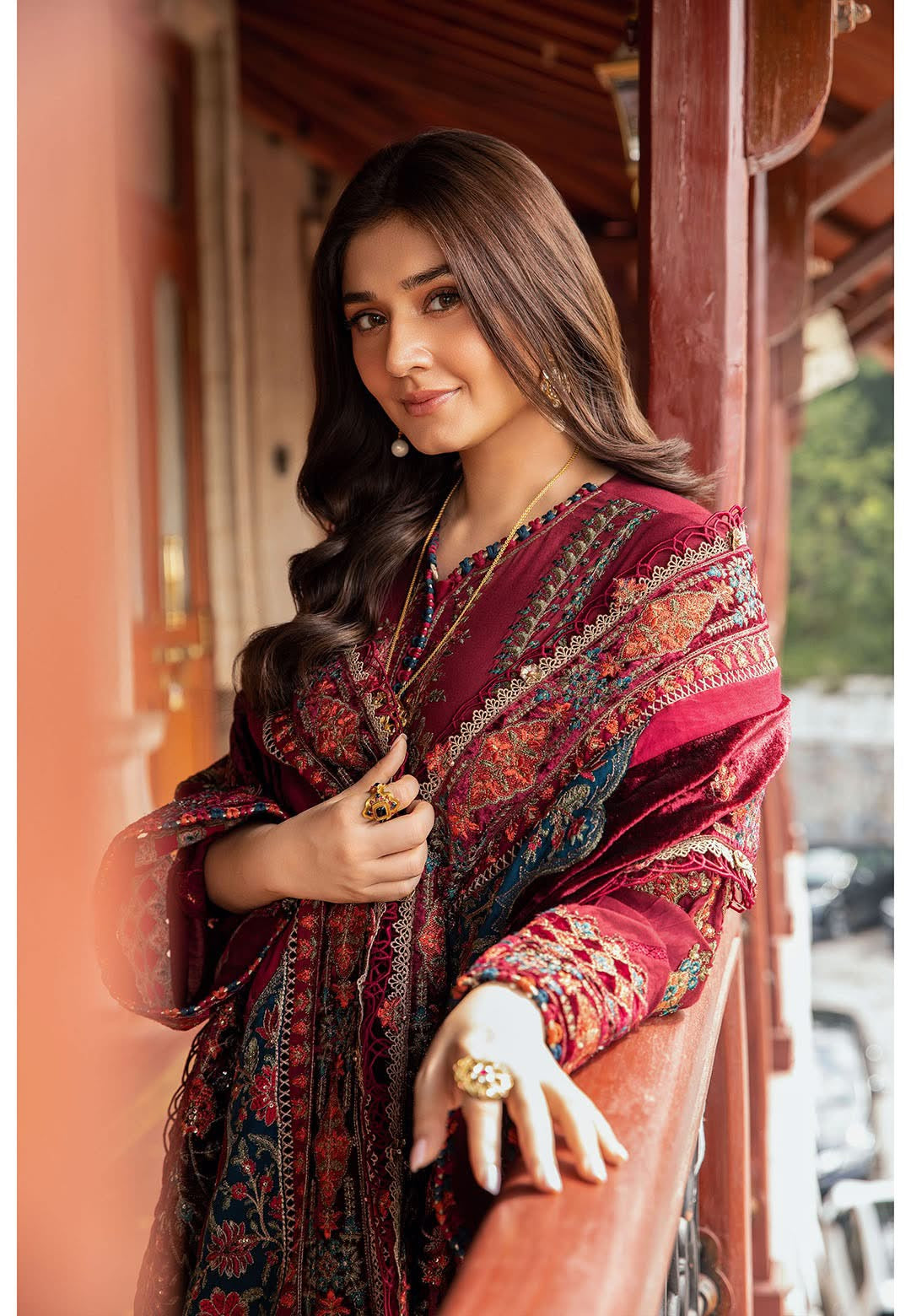 MARIA.B
Unstitched Winter Luxe' 24 |
Code: LN-1210