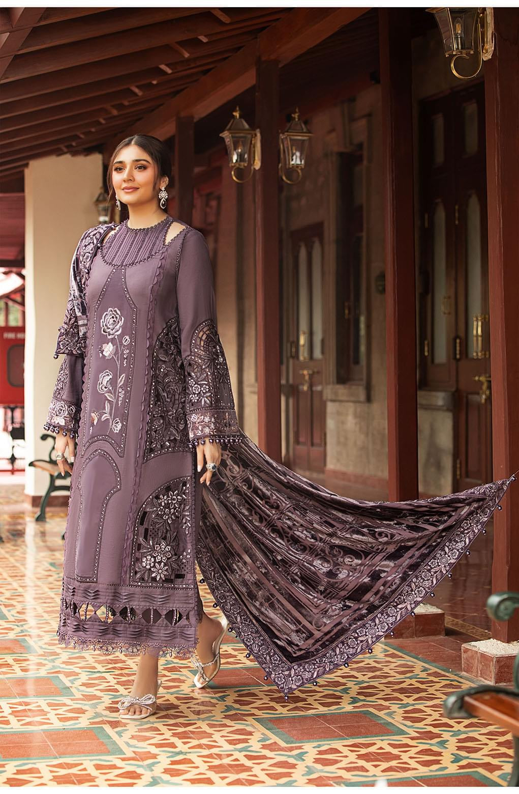 MARIA.B
Unstitched Winter Luxe' 24 | 
Code: LN-1202