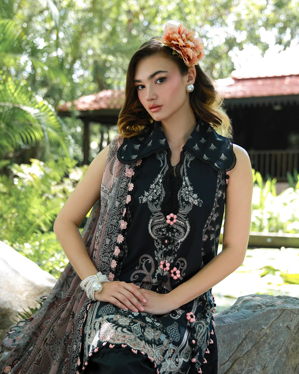 URBANE EMBROIDERED - ONYRA