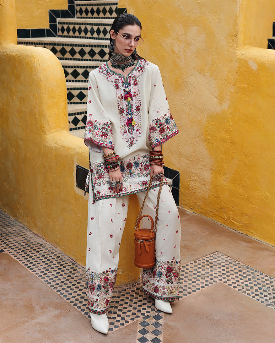Mushq · Vivienne Rose
