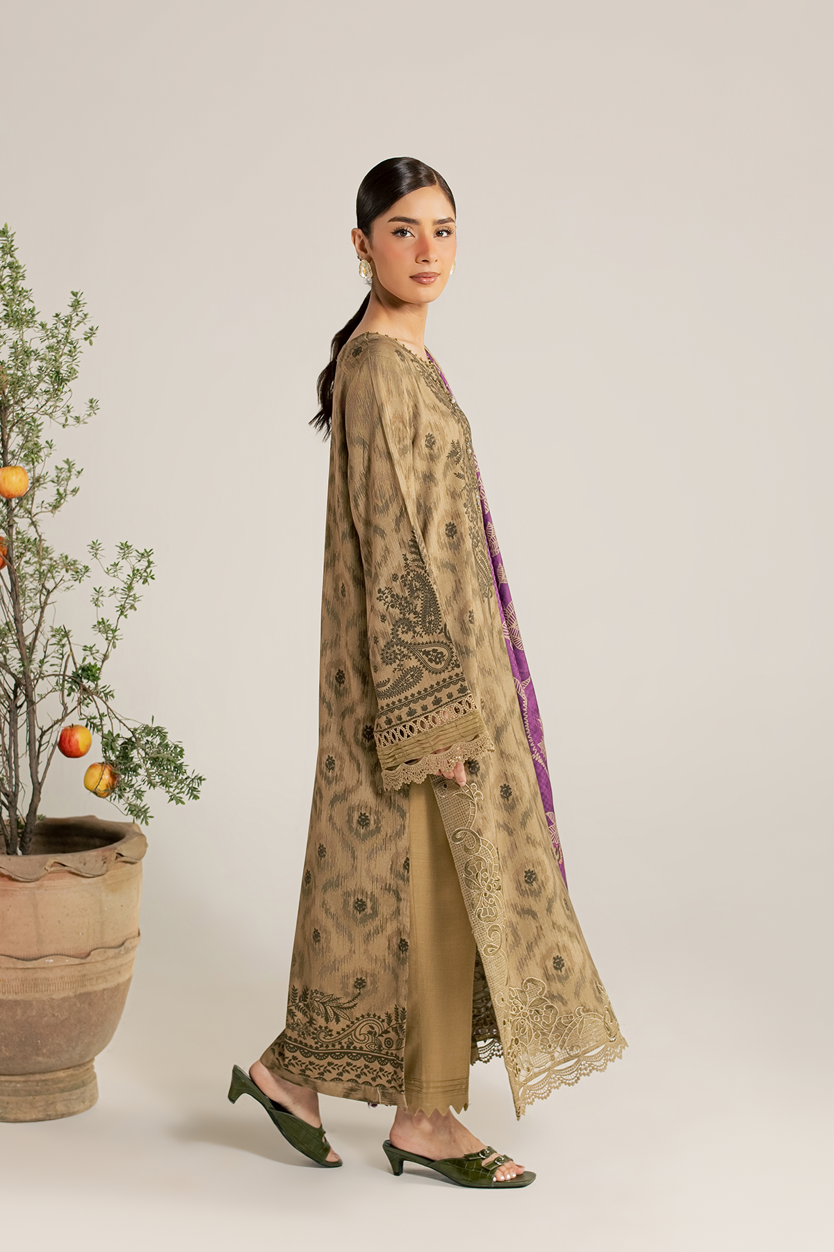 Express Shipping ⚡ · Dahlia · DA-157